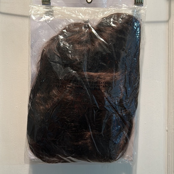 50s Classic Brown Flip Wig NWT Never Worn! - Picture 2 of 3